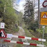 La route de la Crettaz entre Gueuroz et les deux hameaux : La Crettaz et le Revé